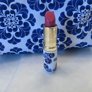 Estée Lauder pink sunset lipstick